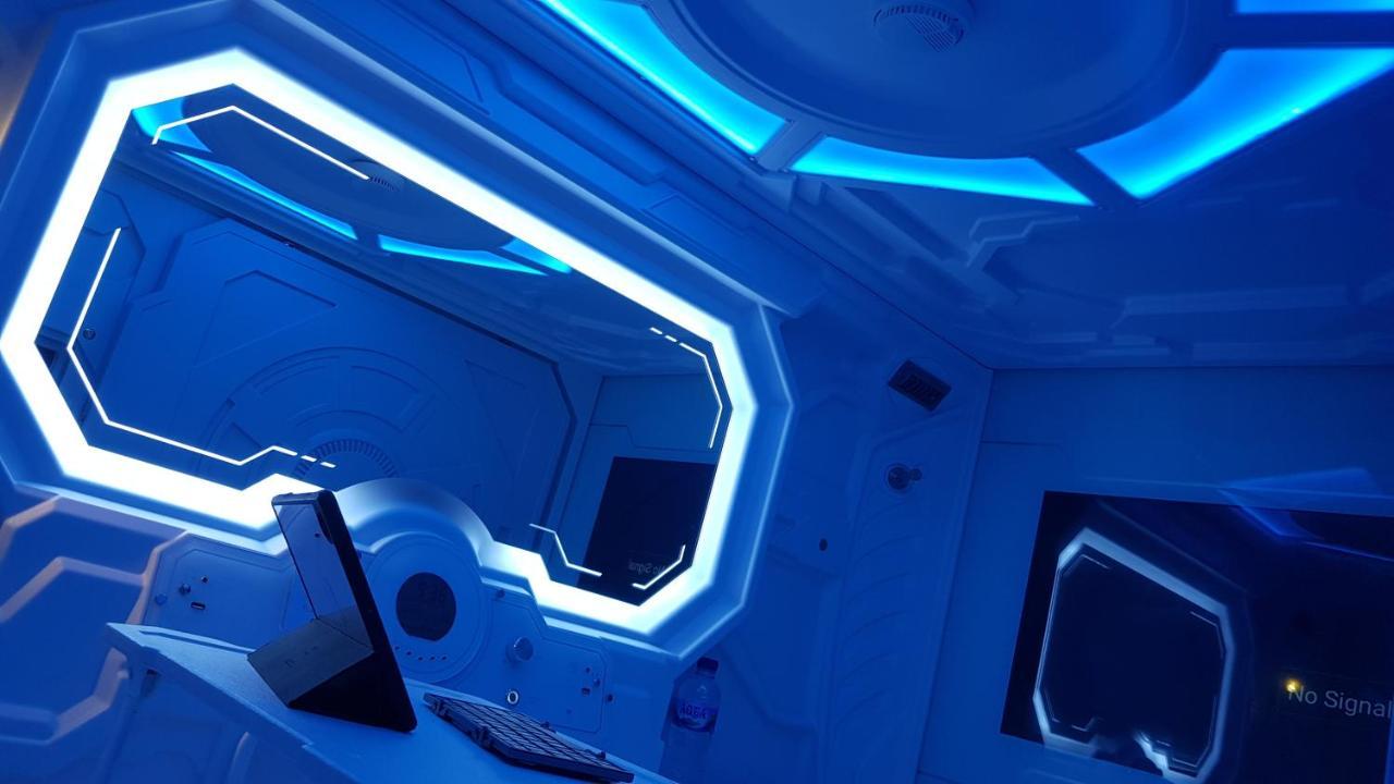 Apollo Capsule Hotel Ende Exterior foto