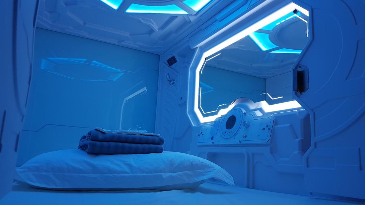 Apollo Capsule Hotel Ende Exterior foto